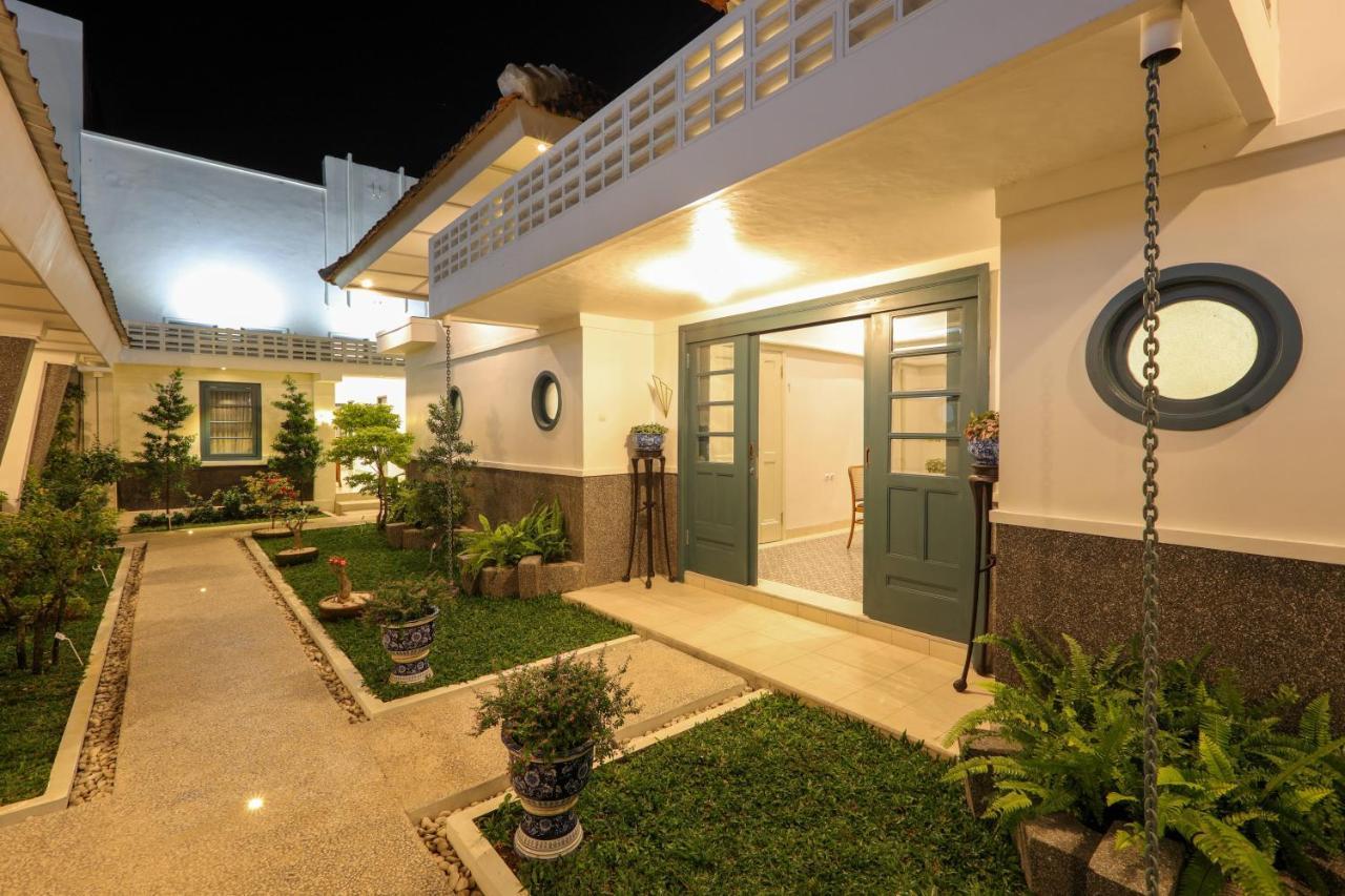 Ceria Hotel At Alun Alun Jogjacarta Exterior foto